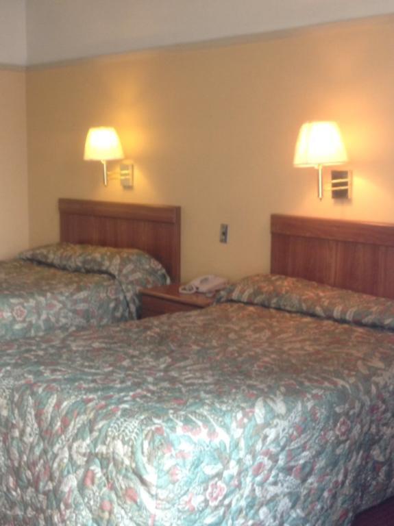 West Side Inn Kingsport Room photo